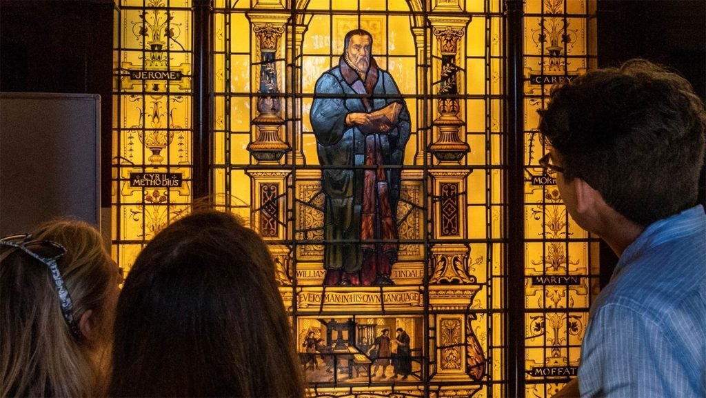 Vitral de Tyndale en Oxford, Inglaterra.