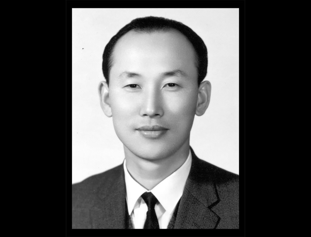 El joven Pastor Yonggi Cho.