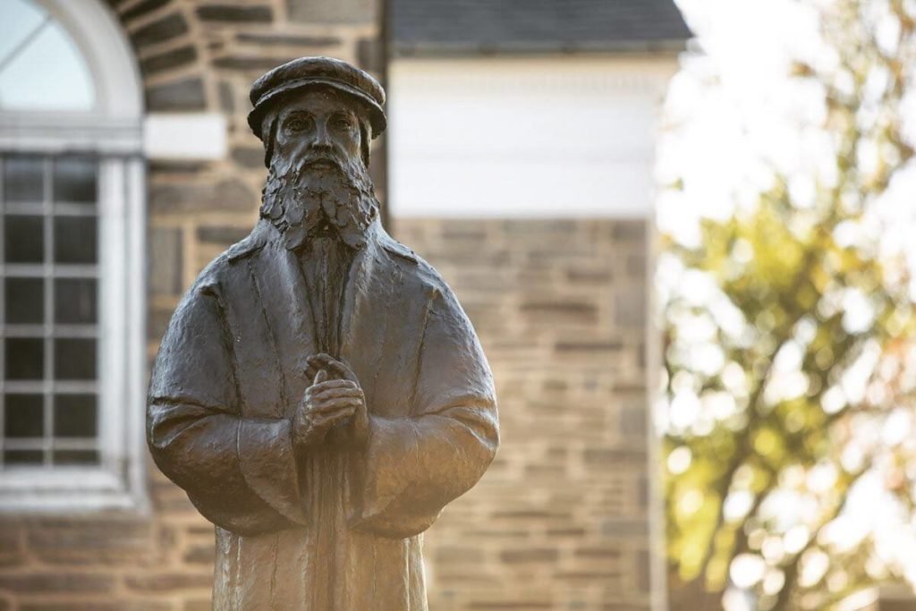Estatua de Ursino en el Ursinus College, Pensilvania