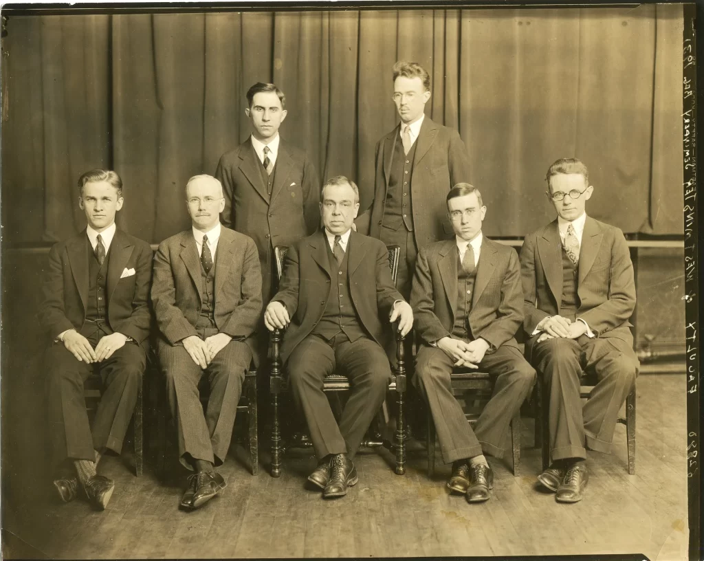 Ned Stonehouse, O.T. Allis, John Murray, J.G. Machen, Allan McRae, Paul Woolley y Cornelius Van Til.
